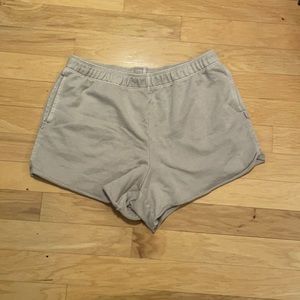 Aerie Beach Party Shorts Sand Size XL Lightly Worn
